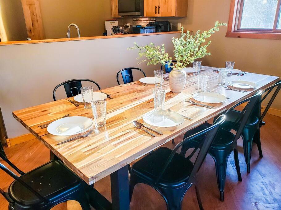 Fall Getaway Resort-3 King Suites, Dog-Friendly Seeley Εξωτερικό φωτογραφία
